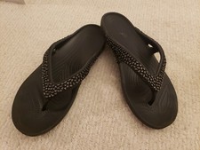 Crocs Flip Flops Womens Sz  8