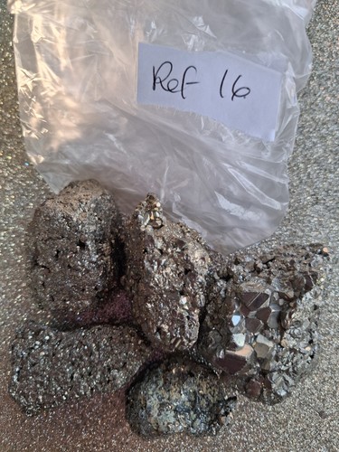 Fool gold pyrite rock - gold/pyrite,