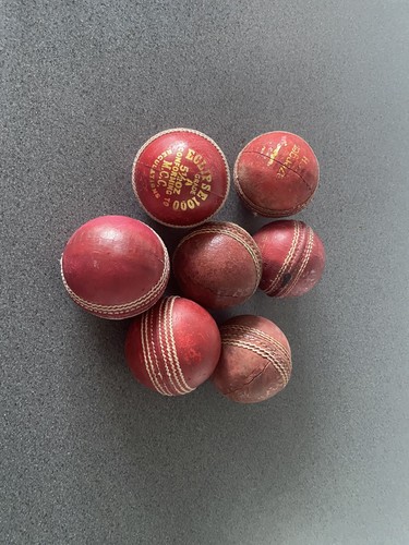 Cricket senior - senior, balls