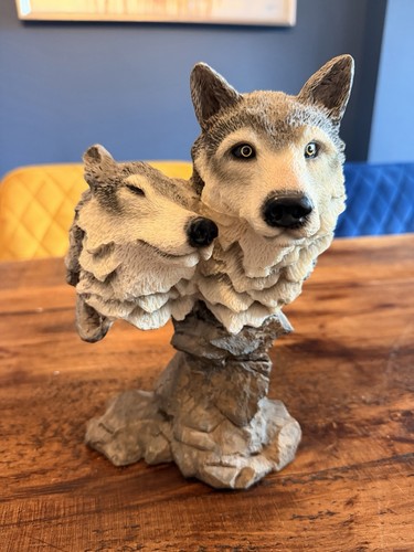 Wolf ornament figurine - wolf,