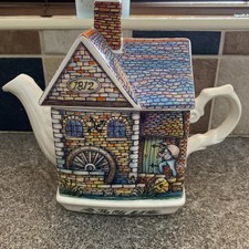 SADLER ENGLISH COUNTRY CRAFTS STAFFORDSHIRE THE OLD MILL TEAPOT No.2006100