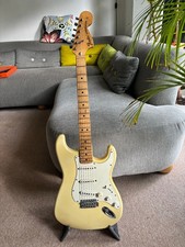 Fender stratocaster 1973 Olympic white with maple neck