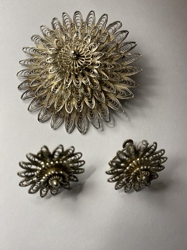 Vintage silver filigree brooch - silver,
