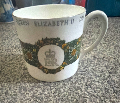 Crown staffordshire qeii - staffordshire,