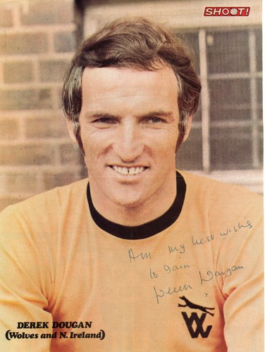 Derek dougan signed magazine - dougan,