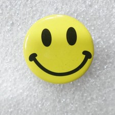 Classic Smiley Face Button