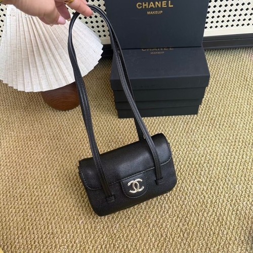 Chanel makeup black quilted - black,
