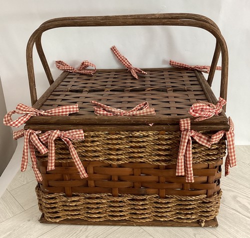 Vintage retro wicker - retro, woven