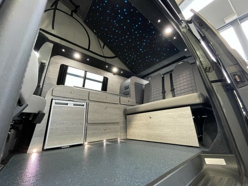 1 curved campervan - t6.1,