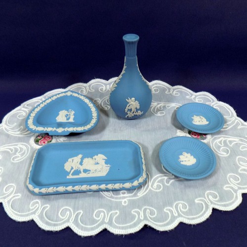 Wedgwood blue jasperware pin - blue,