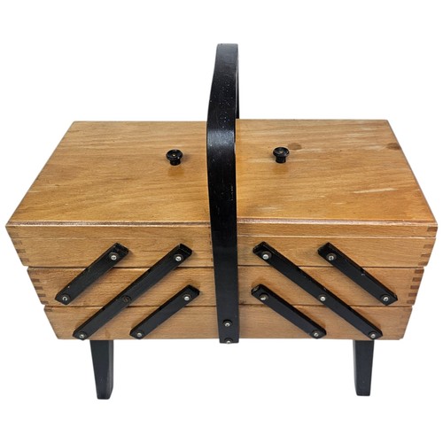 Wooden tier cantilever - wooden,