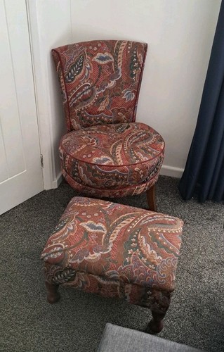 Vintage chair and pouffee - vintage,