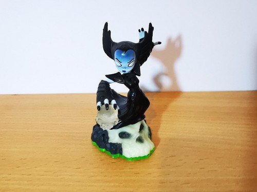 Hex skylanders spyro - hex, spyro's