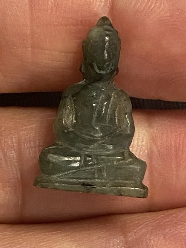 Seated green jade - green,