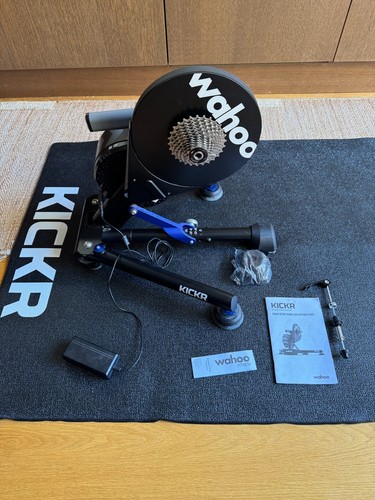 Wahoo kickr trainer - kickr, +