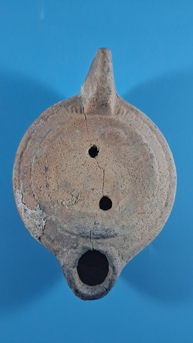 Roman oil lamp - roman, 200ad