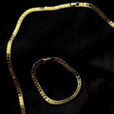 Vintage Monet Gold Tone