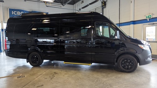 Mercedes 3500 sprinter van - 16",