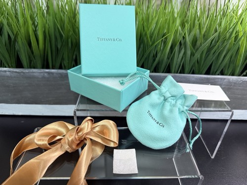 Tiffany empty small gift - &,