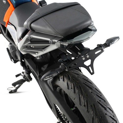 Tail tidy fender - r&g,