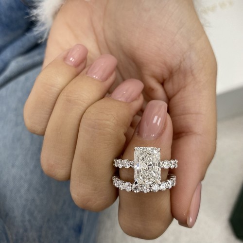 Diamond ring vs1 - e, radiant