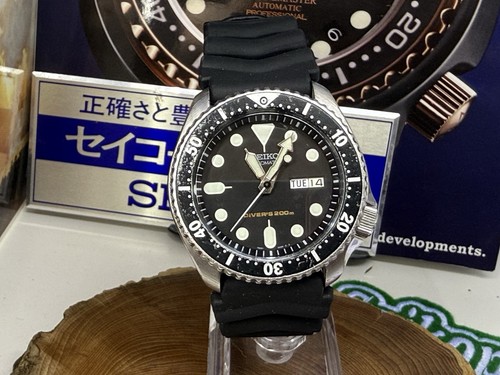 Seiko men black watch - watch,