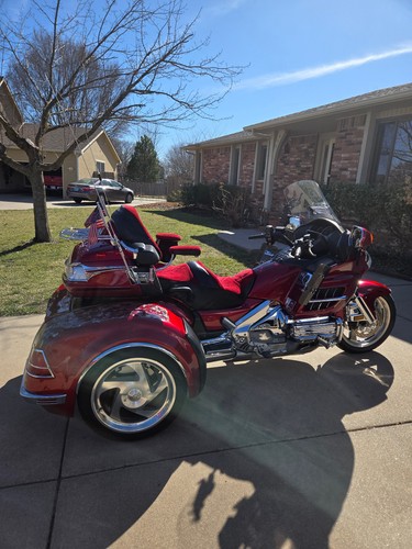 2010 honda gl1800 gold - gold, wing