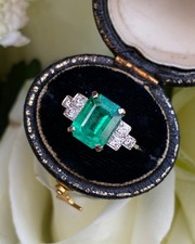 Art Deco Emerald and Diamond Platinum Ring 0.18ct + 1.85ct