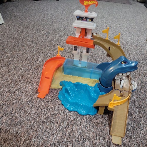 Hot wheels colour shifters - hot,