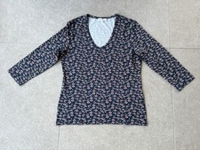 Kettlewell V Neck Stretchy Top