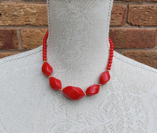 Red twisted chunky - chunky, beads