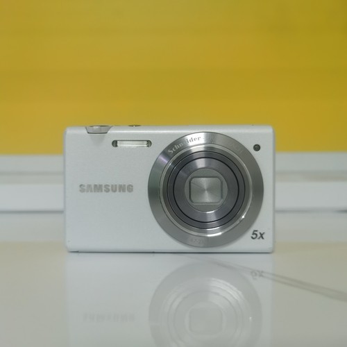 Samsung mv800 white - white, flip-out