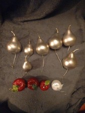 Bundle Of Apples And Pears