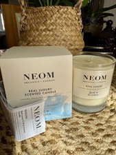Neon real Luxury Scented Candle Lavender, Jasmine & Brazilian Rosewood 185g