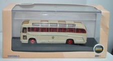 OXFORD MODELS 1-76  - AEC DUPLE BRITANNIA - WALLACE ARNOLD #001