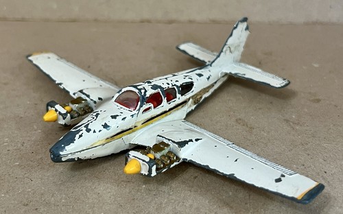 Dinky beechcraft baron 715 - beechcraft, #715