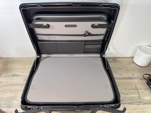 Stunning vintage samsonite - stunning,