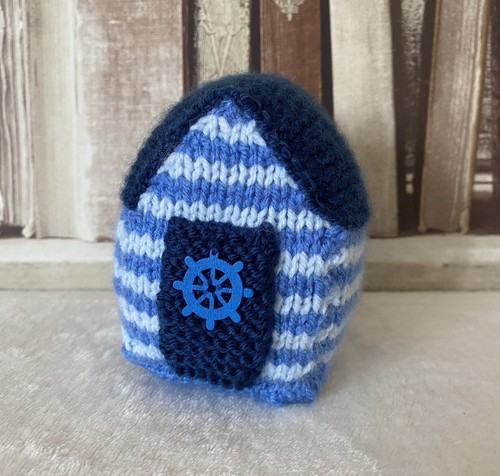 Hand knitted summer - beach, hut