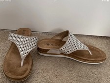 Lotus Leather Toe Post Sandals
