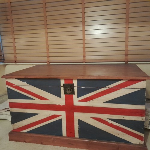 Union jack chest - union, wood