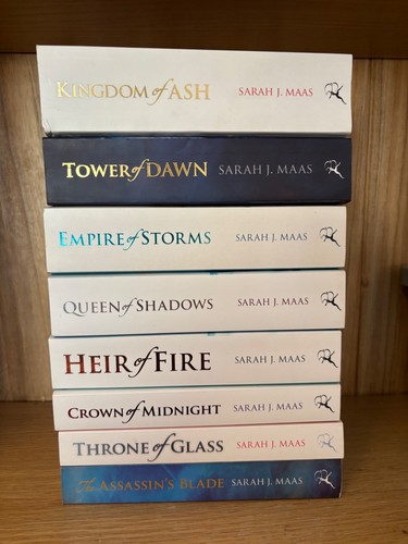 Throne glass complete - of,