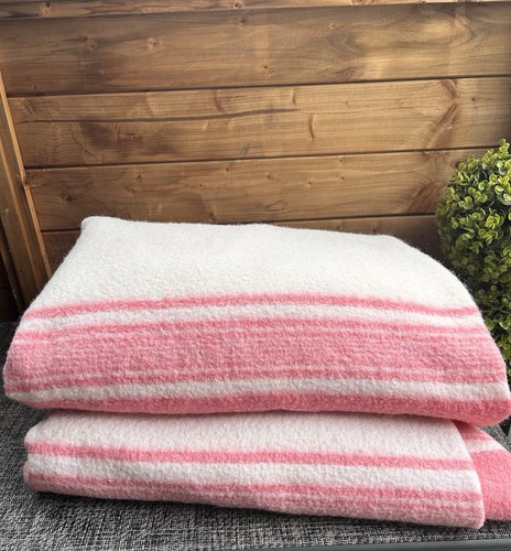 Pair whitney blankets wool - of,
