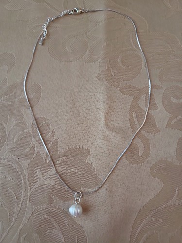 Silver tone necklace - silver,
