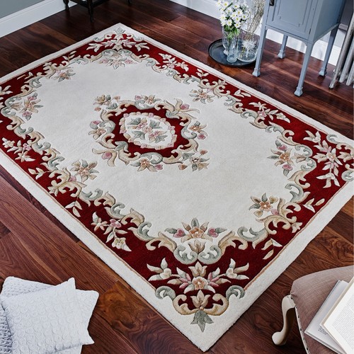 Royal elegant hand - royal, tufted