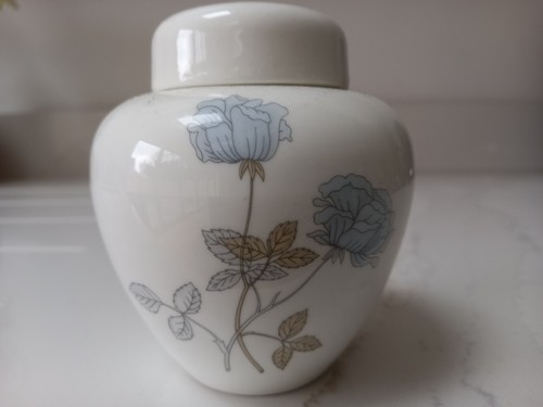 Wedgewood ice rose lidded - rose,