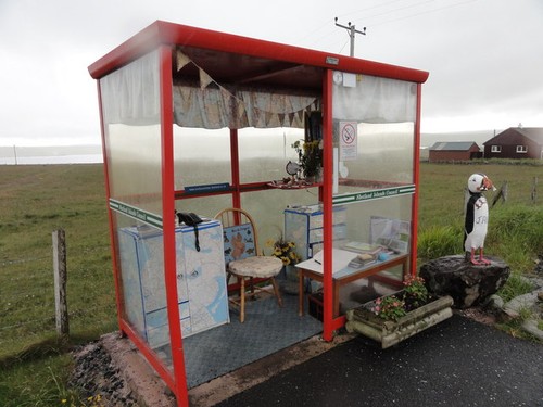 Photo 6x4 unst bus shelter - bus,