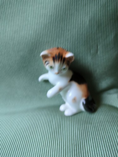 Royal doulton vintage playful - vintage,