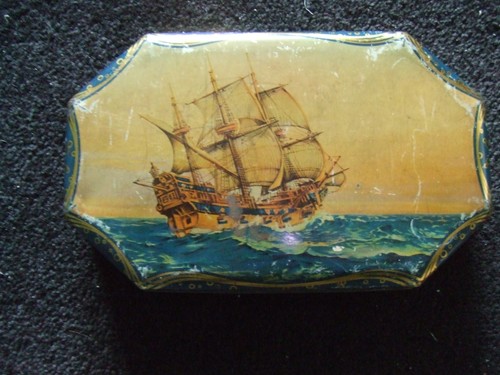 Biscuit tin vintage r - biscuit, w