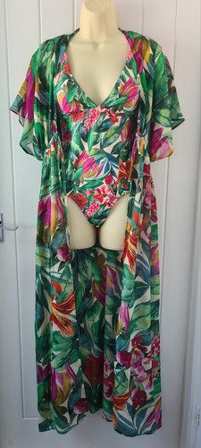 Ladies size 8 floral - 6-8,