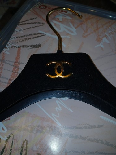 Chanel hanger new authentic - chanel,